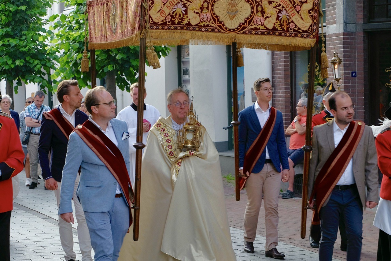 Donderdag 4 juni